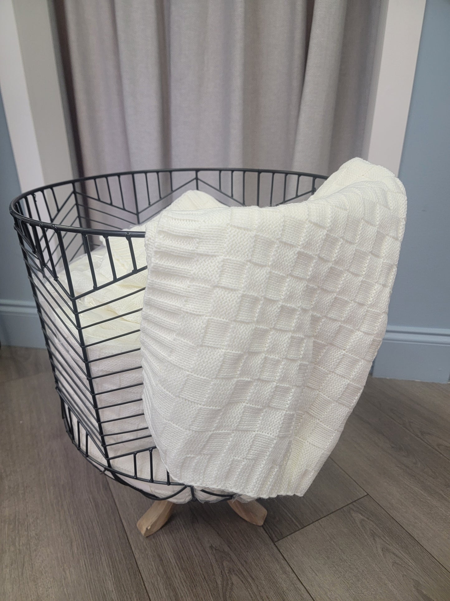 Creamy checkered blanket