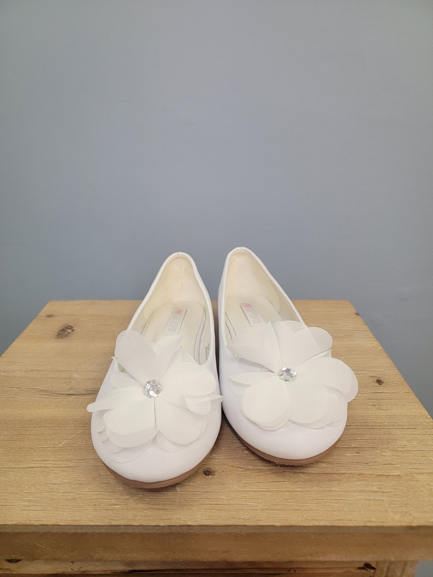 Bethany Shoe Available in size 4