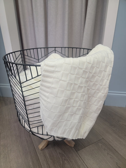 Creamy checkered blanket