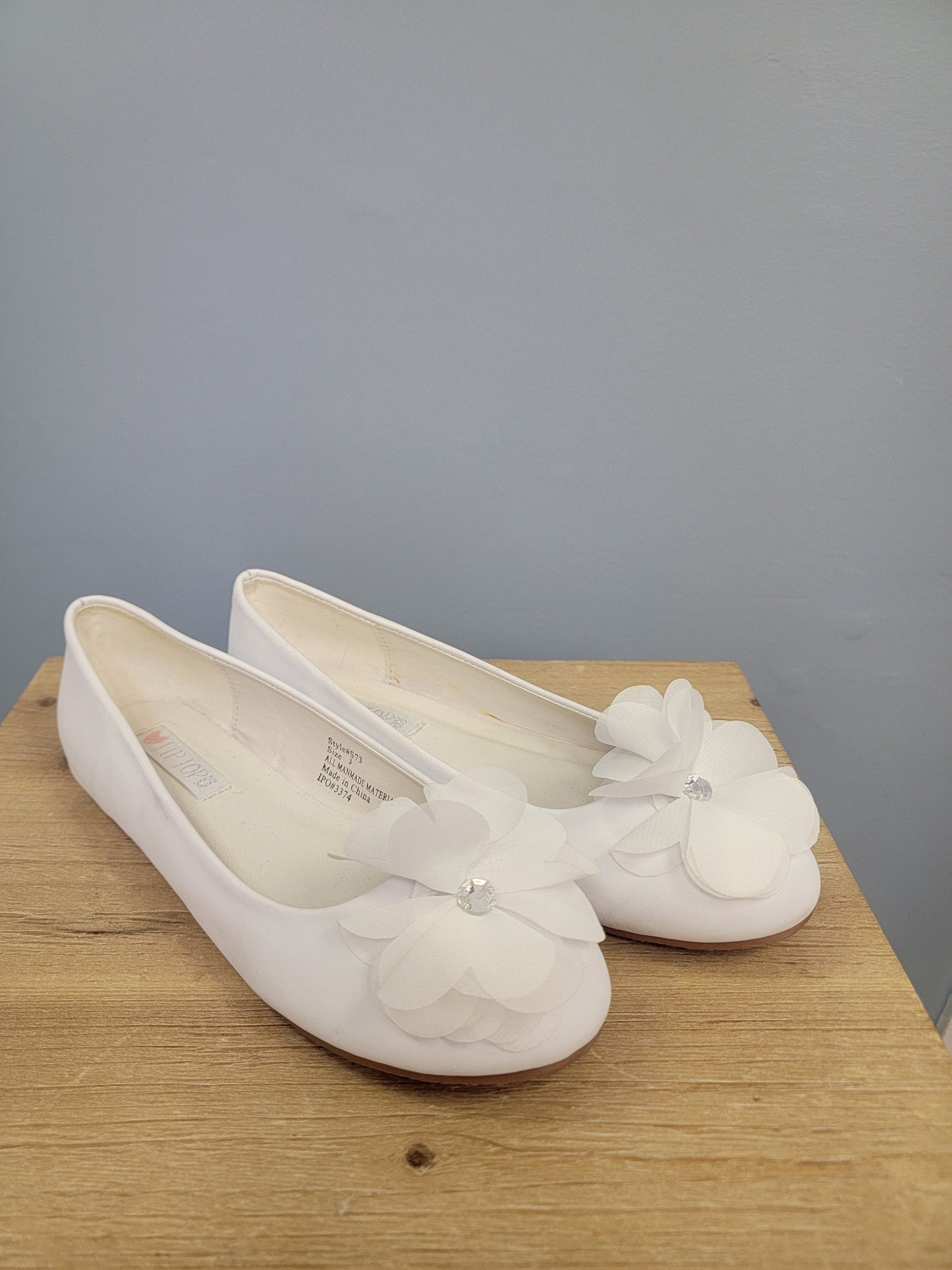 Bethany Shoe Available in size 4