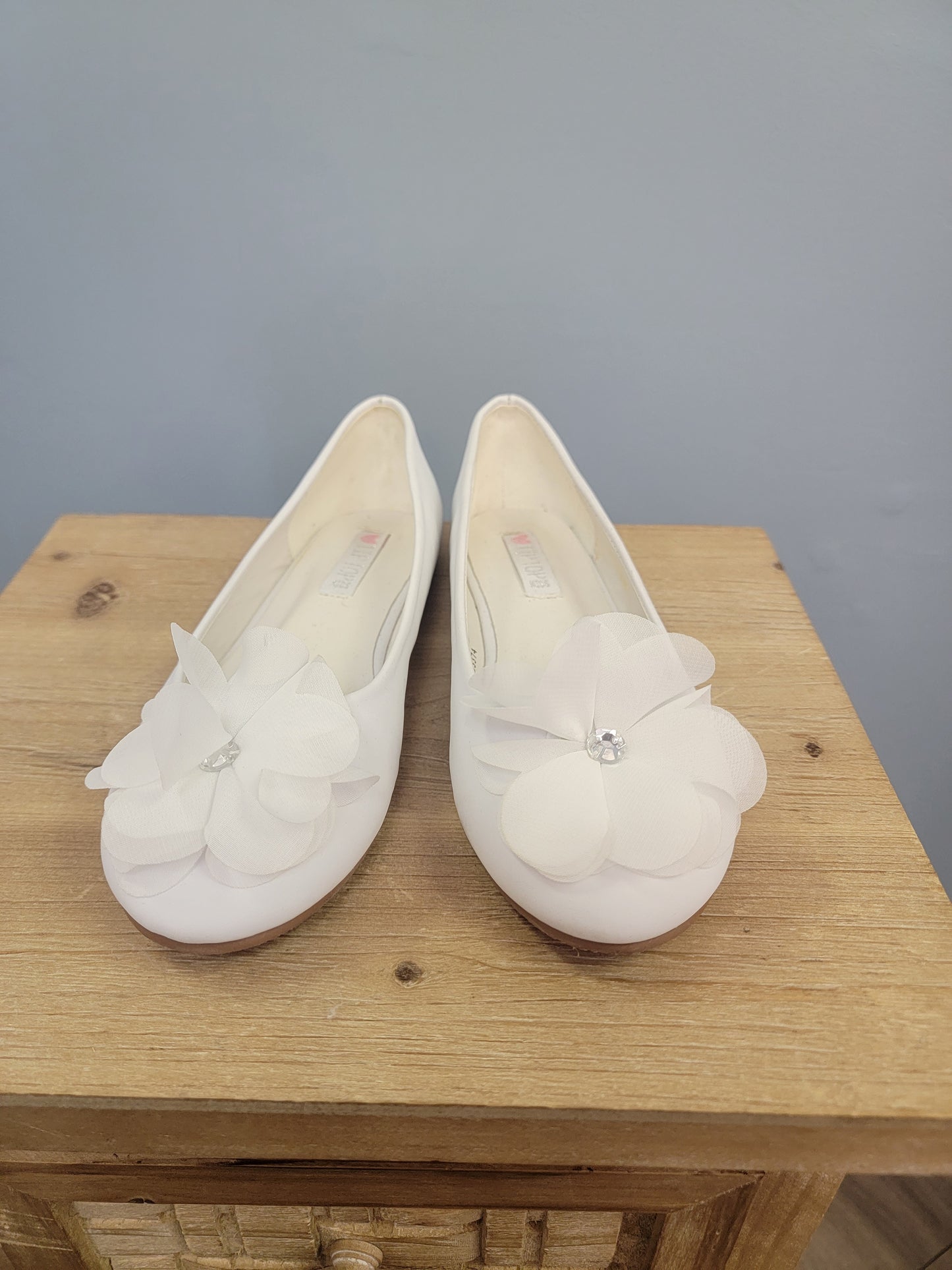 Bethany Shoe Available in size 4