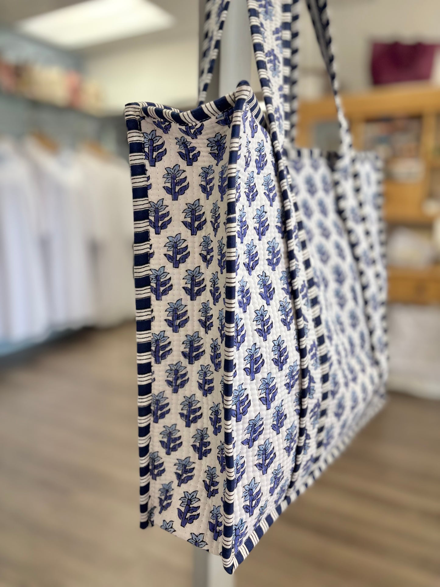 blue floral quilted bag-side view