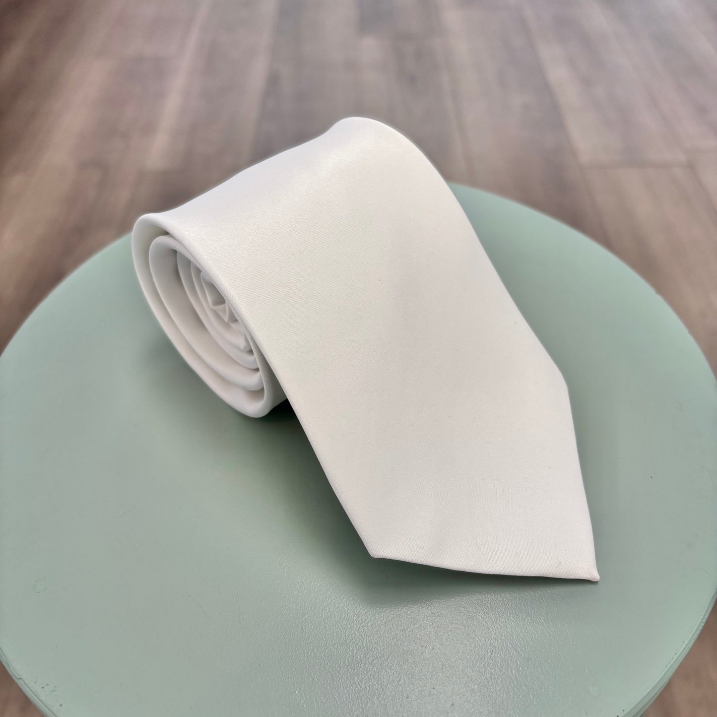 White Temple Tie - Plain